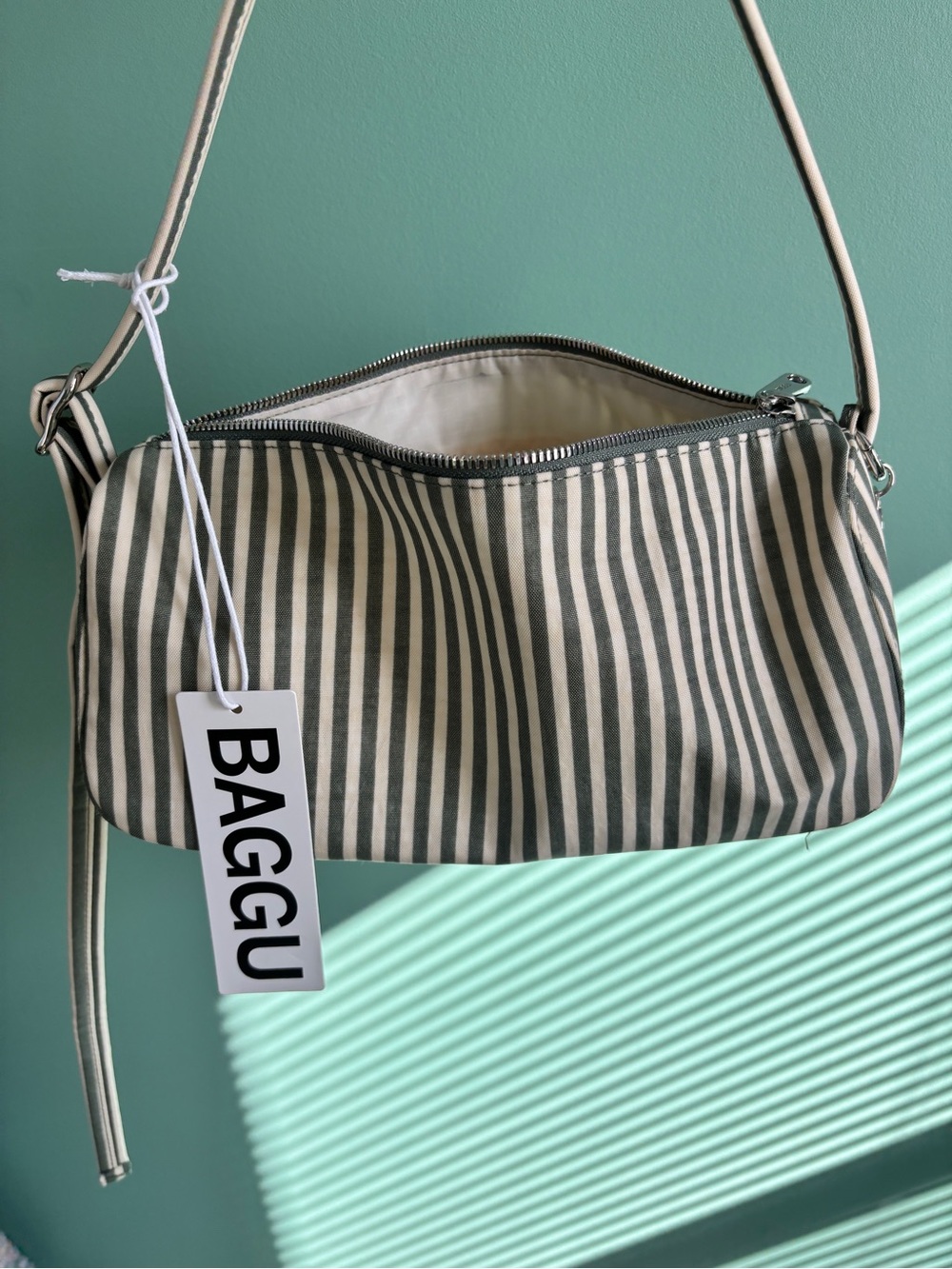 BAGGU - Nylon Loaf Bag - Sage Stripe